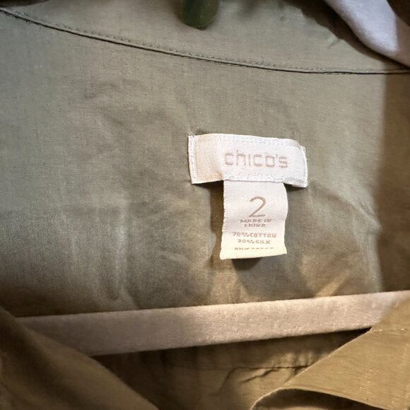 Chicos Green Silk/Cotton Blend Long-sleeved Button Down-Size 2 - Picture 4 of 5
